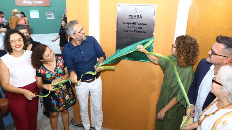 No Dia Nacional da Cultura, Governo do Ceará reabre Teatro Carlos Câmara revitalizado