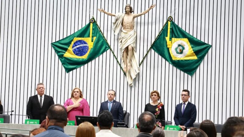 Alece homenageia cerimonialistas e profissionais de eventos em solenidade