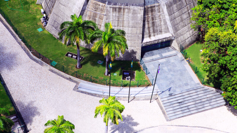 Tabelião Rogério Potugal Bacellar recebe Título de Cidadão Cearense em cerimônia do Dia Nacional do Notário e Registrador na Alece