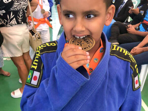 Paciente do Hospital Infantil Albert Sabin vence o câncer e conquista ouro no judô