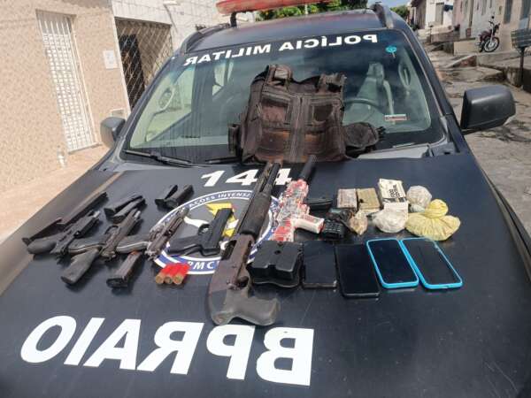 Após divulgação de vídeos, PMs prendem sete suspeitos com armas, granadas e munições em São Benedito