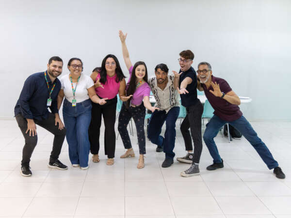 Qualidade de vida: Governo do Ceará oferta aulas de teatro para servidores públicos