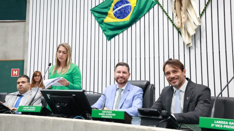 Alece dá início à tramitação de sete matérias, entre mensagens do Executivo e projetos parlamentares