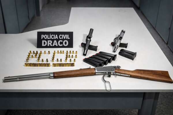Homem é preso em flagrante pela Polícia Civil em posse de três armas de fogo em Iguatu