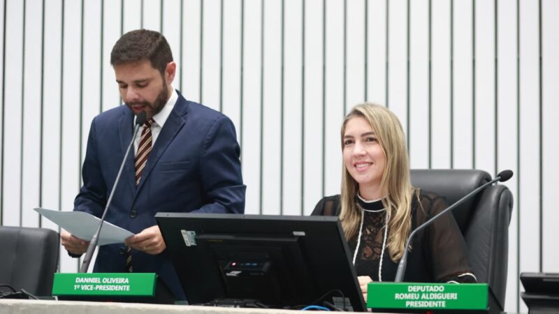 Oito projetos de parlamentares começam a tramitar na Alece nesta quinta