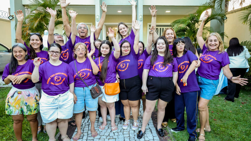 Alece visita Associação Fortaleza Down e reforça campanha de inclusão
