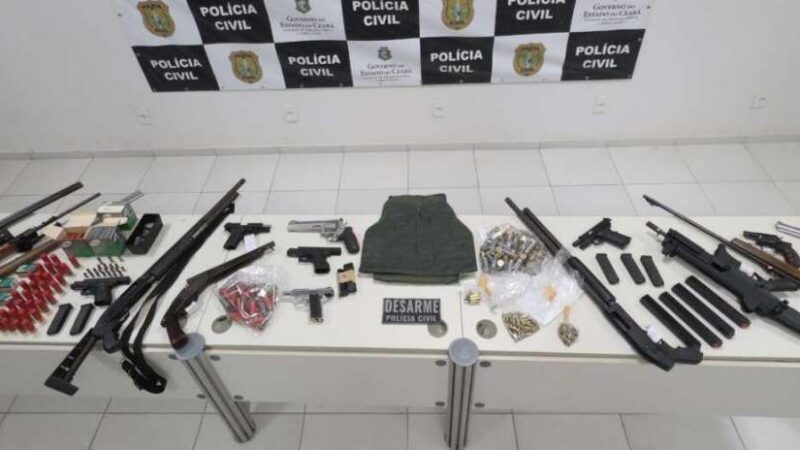 Durante operação, PCCE prende cinco CACs e apreende 18 armas e 769 munições em Fortaleza