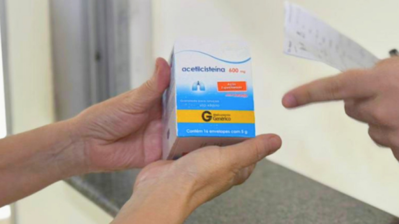 Uso racional de remédios: farmacêutica do HGF conscientiza sobre os perigos da automedicação