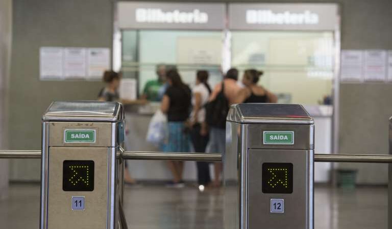Metrô e VLts terão horários especiais no feriado de Corpus Christi