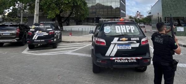Polícia Civil captura dupla suspeita de morte de idoso em Caucaia