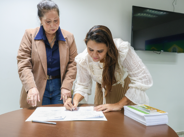 Procon Alece formaliza acordos de cooperação com municípios de Hidrolândia e Morrinhos