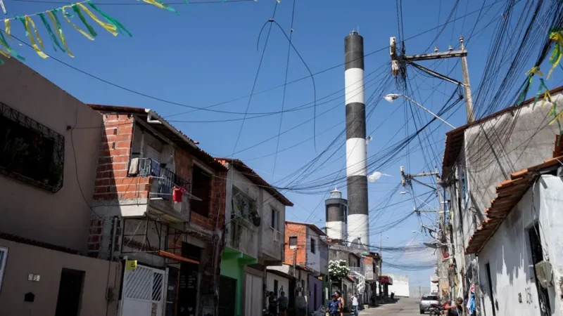 Farol novo do Mucuripe está apagado há três meses e afeta pelo menos 2 mil pescadores