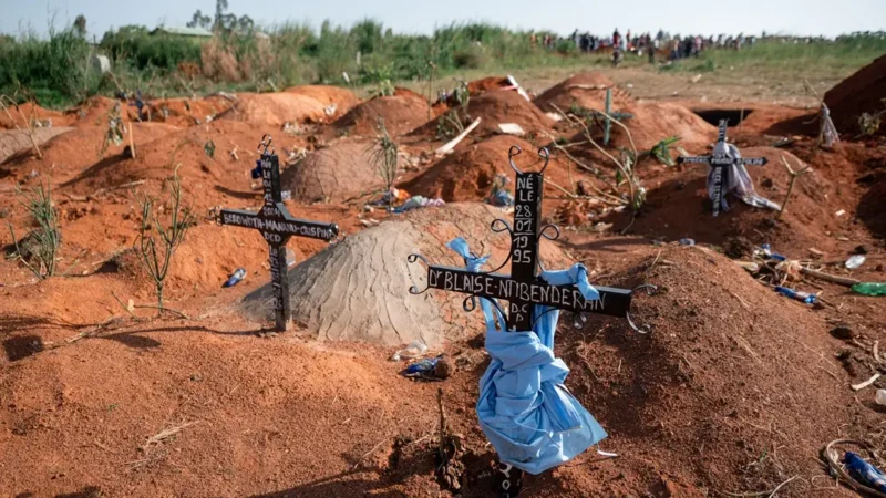 Surto de Ebola pode se tornar mais mortal da história, diz OMS